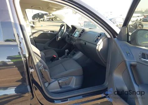 2018 Volkswagen Tiguan Limited 2.0T z USA, uszkodzony, nr VIN WVGAV7AX3JK002174